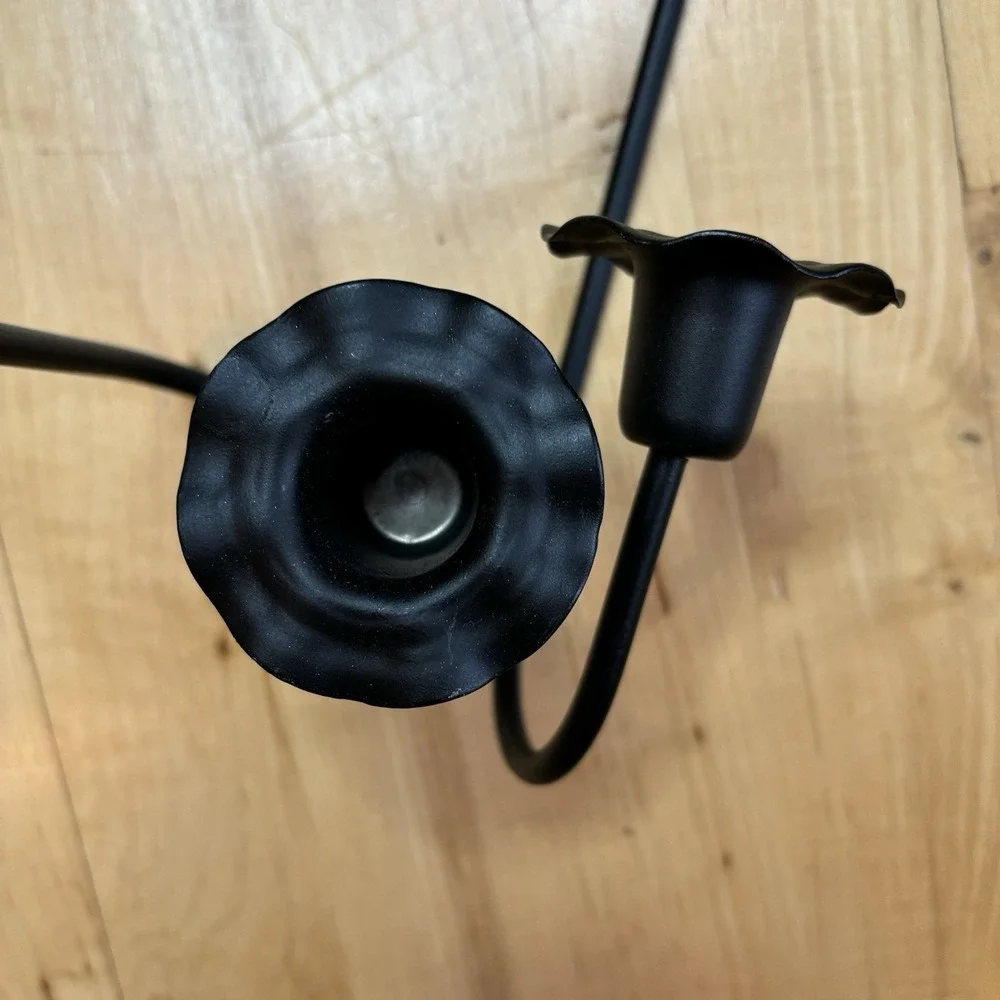 The Unbranded Brand showing wear description